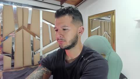 MIKEE online show from 02-05-25, 03:02