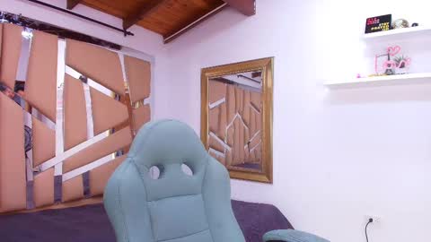 MIKEE online show from 09-20-25, 03:07