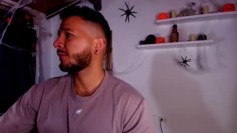 MIKEE online show from 10-23-25, 03:06