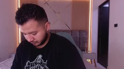 MIKEE online show from 03-22-26, 03:10