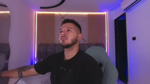 MIKEE online show from 04-22-26, 03:20