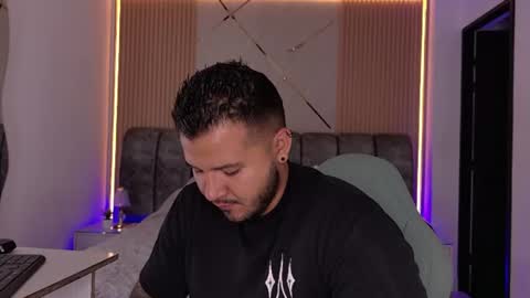 Snapshot of mr_mikee_ chatting on 06-17-26, 03:09 MIKEE online show from 06-17-26, 03:09