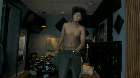 mr_mois online show from 05-09-26, 07:52
