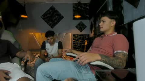 mr_mois online show from 05-20-26, 05:46