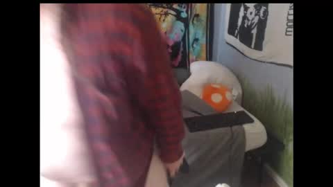 mr_strawberry online show from 10-25-25, 05:51