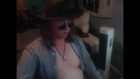 mr_strawberry online show from 04-28-26, 05:01