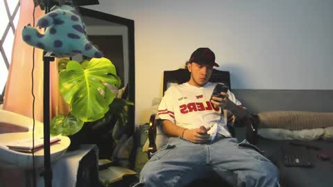 Snapshot of mrandrey23 chatting on 09-30-25, 06:02 mrandrey23 online show from 09-30-25, 06:02