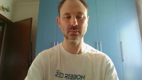 mravocado6 online show from 02-11-26, 03:17