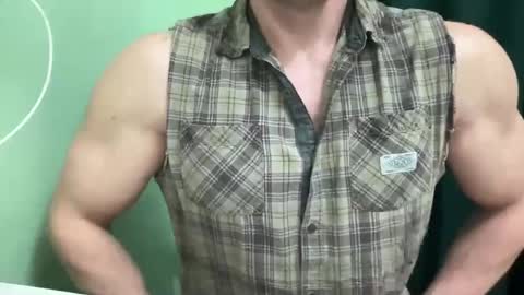 Snapshot of mrbiceps_23 chatting on 12-10-24, 06:44 Mrbiceps23 online show from 12-10-24, 06:44
