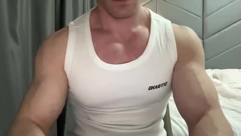 Snapshot of mrbiceps_23 chatting on 01-08-25, 04:11 Mrbiceps23 online show from 01-08-25, 04:11