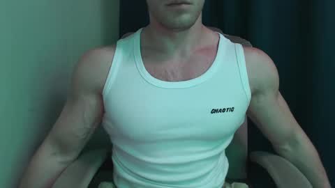 Snapshot of mrbiceps_23 chatting on 02-14-25, 03:47 Mrbiceps23 online show from 02-14-25, 03:47