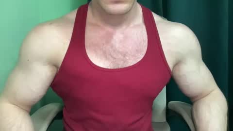 Snapshot of mrbiceps_23 chatting on 02-25-25, 10:18 Mrbiceps23 online show from 02-25-25, 10:18