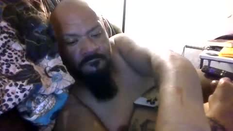 mrbiggs1077777 online show from 11-19-25, 07:47