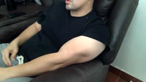 Snapshot of mrbree chatting on 01-12-26, 06:46 Mr Bree online show from 01-12-26, 06:46