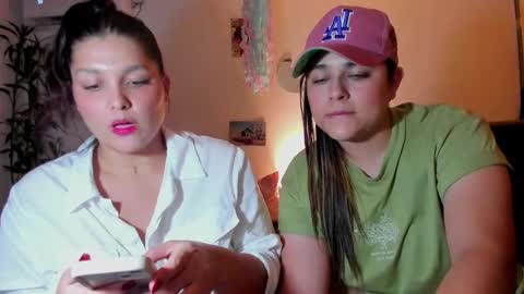 Snapshot of mrbuu_ chatting on 12-06-24, 05:20 Laura online show from 12-06-24, 05:20