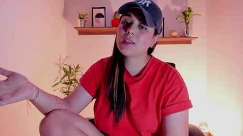 Snapshot of mrbuu_ chatting on 01-21-25, 08:41 Laura online show from 01-21-25, 08:41