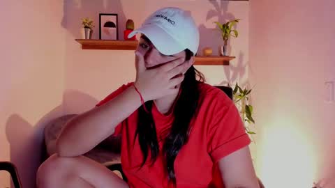 Snapshot of mrbuu_ chatting on 02-13-25, 07:03 Laura online show from 02-13-25, 07:03