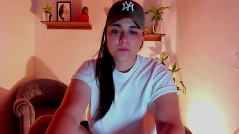 Snapshot of mrbuu_ chatting on 03-11-25, 06:53 Laura online show from 03-11-25, 06:53