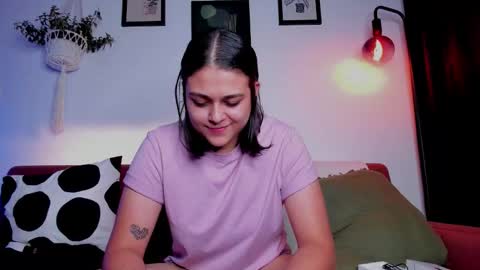 Snapshot of mrbuu_ chatting on 10-28-25, 10:45 Laura online show from 10-28-25, 10:45