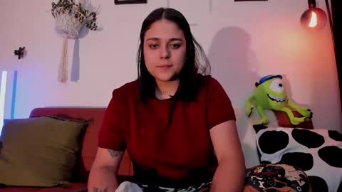 Snapshot of mrbuu_ chatting on 02-03-26, 02:53 Laura online show from 02-03-26, 02:53