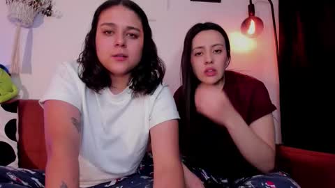 Snapshot of mrbuu_ chatting on 02-17-26, 03:36 Laura online show from 02-17-26, 03:36