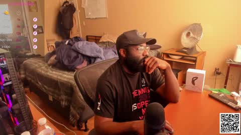 Snapshot of mrchuckdailyxxx chatting on 12-02-24, 05:37 Chuck Daily online show from 12-02-24, 05:37