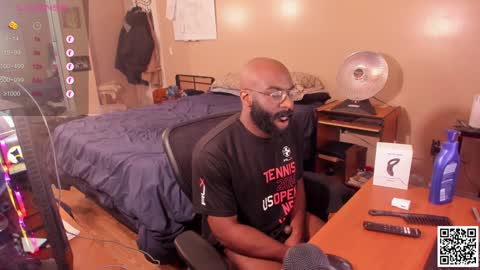 Snapshot of mrchuckdailyxxx chatting on 12-04-24, 06:00 Chuck Daily online show from 12-04-24, 06:00