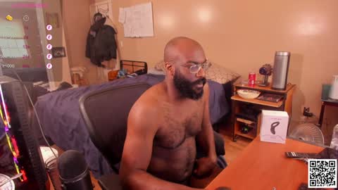 Snapshot of mrchuckdailyxxx chatting on 12-10-24, 07:22 Chuck Daily online show from 12-10-24, 07:22