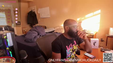 Snapshot of mrchuckdailyxxx chatting on 12-14-24, 07:36 Chuck Daily online show from 12-14-24, 07:36