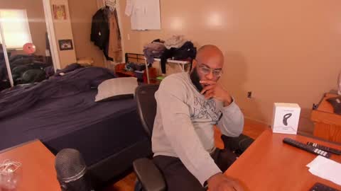 Snapshot of mrchuckdailyxxx chatting on 12-22-24, 12:38 Chuck Daily online show from 12-22-24, 12:38