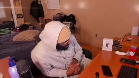 Snapshot of mrchuckdailyxxx chatting on 12-22-24, 09:31 Chuck Daily online show from 12-22-24, 09:31