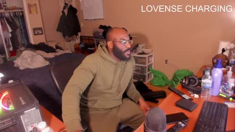 Snapshot of mrchuckdailyxxx chatting on 01-01-25, 05:43 Chuck Daily online show from 01-01-25, 05:43