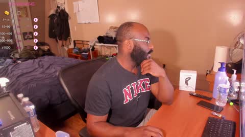 Snapshot of mrchuckdailyxxx chatting on 01-04-25, 05:37 Chuck Daily online show from 01-04-25, 05:37