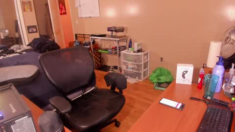 Snapshot of mrchuckdailyxxx chatting on 01-05-25, 10:08 Chuck Daily online show from 01-05-25, 10:08