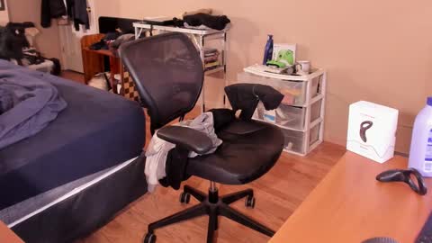 Snapshot of mrchuckdailyxxx chatting on 02-17-25, 08:41 Chuck Daily online show from 02-17-25, 08:41