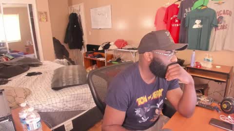 Snapshot of mrchuckdailyxxx chatting on 10-23-25, 02:38 Chuck Daily online show from 10-23-25, 02:38