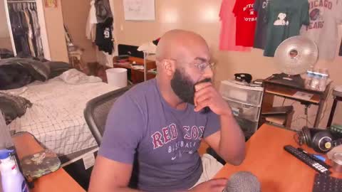 Snapshot of mrchuckdailyxxx chatting on 11-22-25, 02:10 Chuck Daily online show from 11-22-25, 02:10