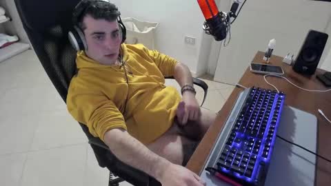 Snapshot of mrclean_97 chatting on 02-04-25, 08:28 GoodBoy online show from 02-04-25, 08:28