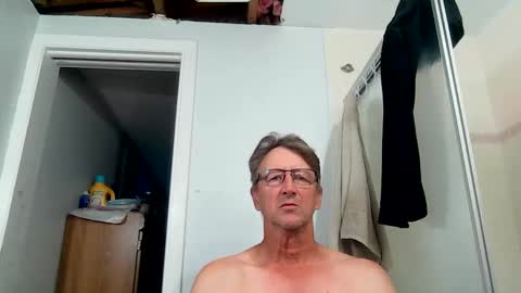 mrcumstain online show from 11-20-25, 06:51