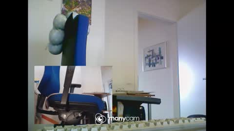 Snapshot of mrduplo1975 chatting on 02-13-26, 12:01 MrJohnsen1975 online show from 02-13-26, 12:01