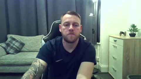 Snapshot of mrengland86566 chatting on 03-10-26, 09:31 mrengland86566 online show from 03-10-26, 09:31