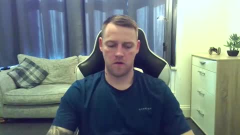 Snapshot of mrengland86566 chatting on 03-11-26, 03:18 mrengland86566 online show from 03-11-26, 03:18