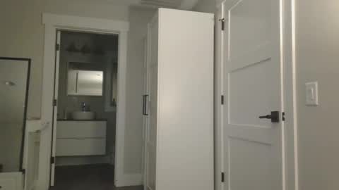 IwantU2WatchME online show from 01-04-25, 06:41