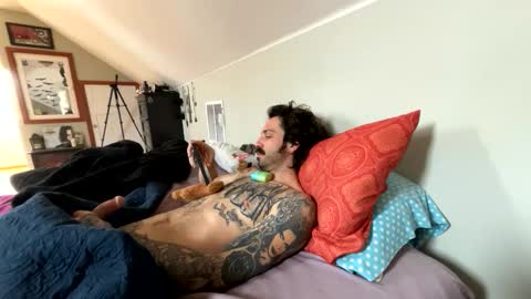 Snapshot of mrfanceypants chatting on 01-09-26, 08:21 mrfanceypants online show from 01-09-26, 08:21