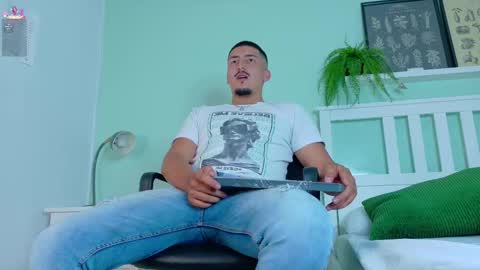 Snapshot of mrfox__ chatting on 09-27-25, 07:41 Mr Fox online show from 09-27-25, 07:41