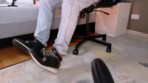 Snapshot of mrfox__ chatting on 10-25-25, 07:41 Mr Fox online show from 10-25-25, 07:41