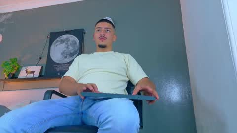 Snapshot of mrfox__ chatting on 11-08-25, 07:34 Mr Fox online show from 11-08-25, 07:34