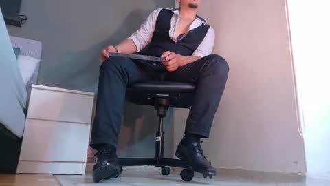 Snapshot of mrfox__ chatting on 11-22-25, 07:35 Mr Fox online show from 11-22-25, 07:35