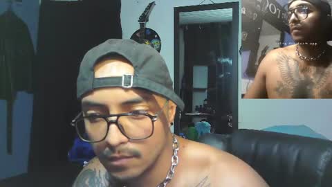Snapshot of mrgoldenboy777 chatting on 06-11-26, 12:32 MrGoldenBoy online show from 06-11-26, 12:32