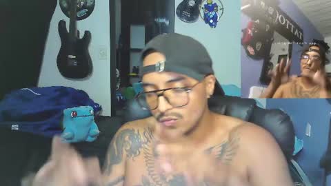 Snapshot of mrgoldenboy777 chatting on 06-11-26, 03:37 MrGoldenBoy online show from 06-11-26, 03:37